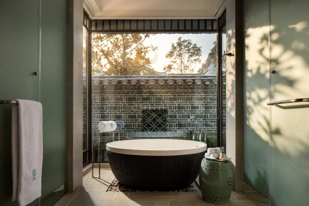 Imperial Retreat Villa room - Image 1