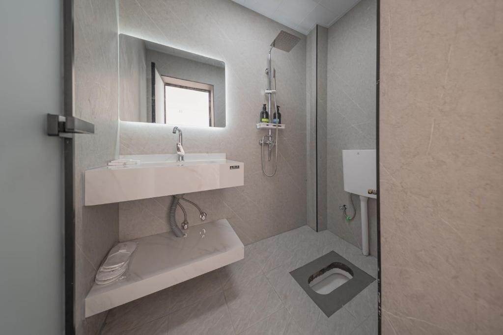Queen Room room - Image 2