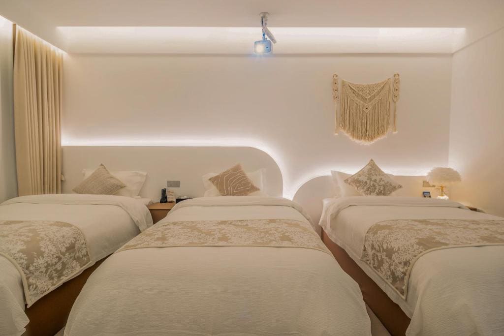 Standard Triple Room room - Image 3