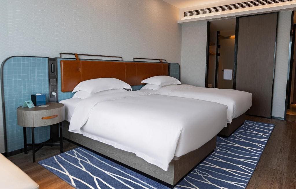 Deluxe Queen Room room - Image 2