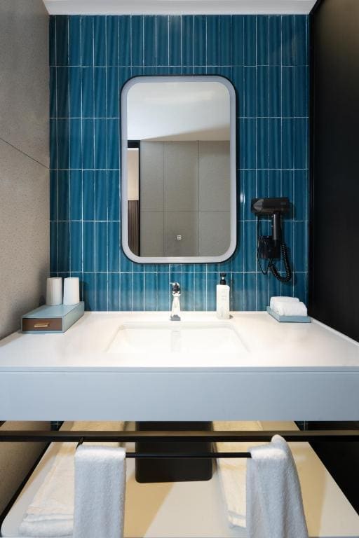 Deluxe Suite room - Image 2