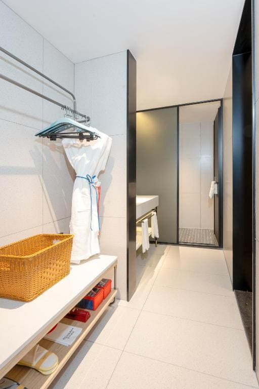 Executive Suite room - Image 1