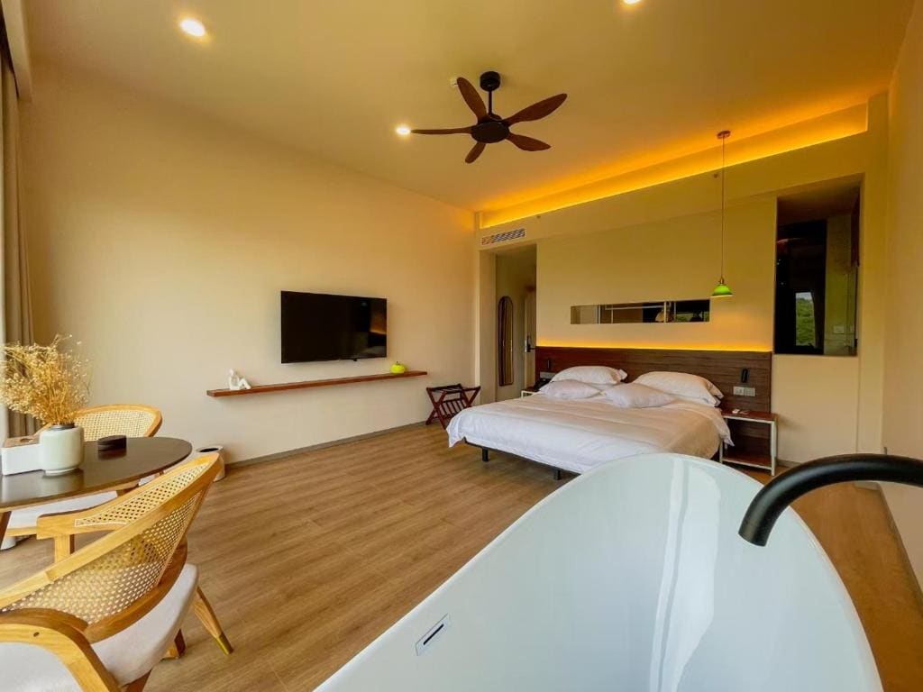 Double Room with Spa Bath room - Image 3