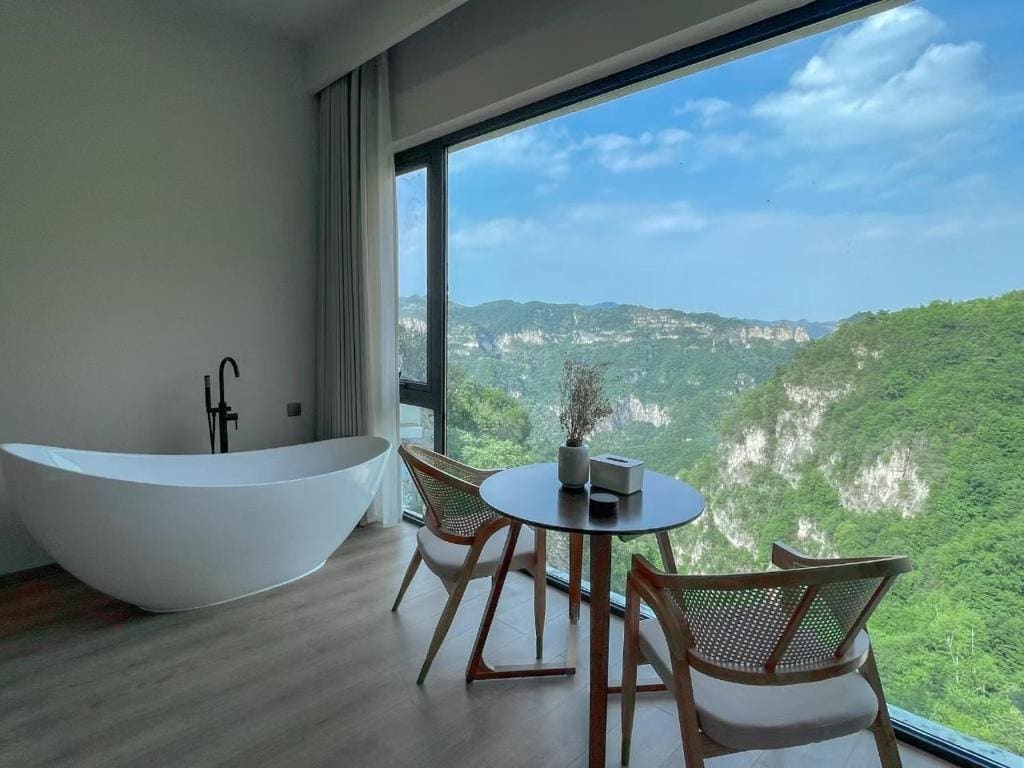 Double Room with Spa Bath room - Image 2