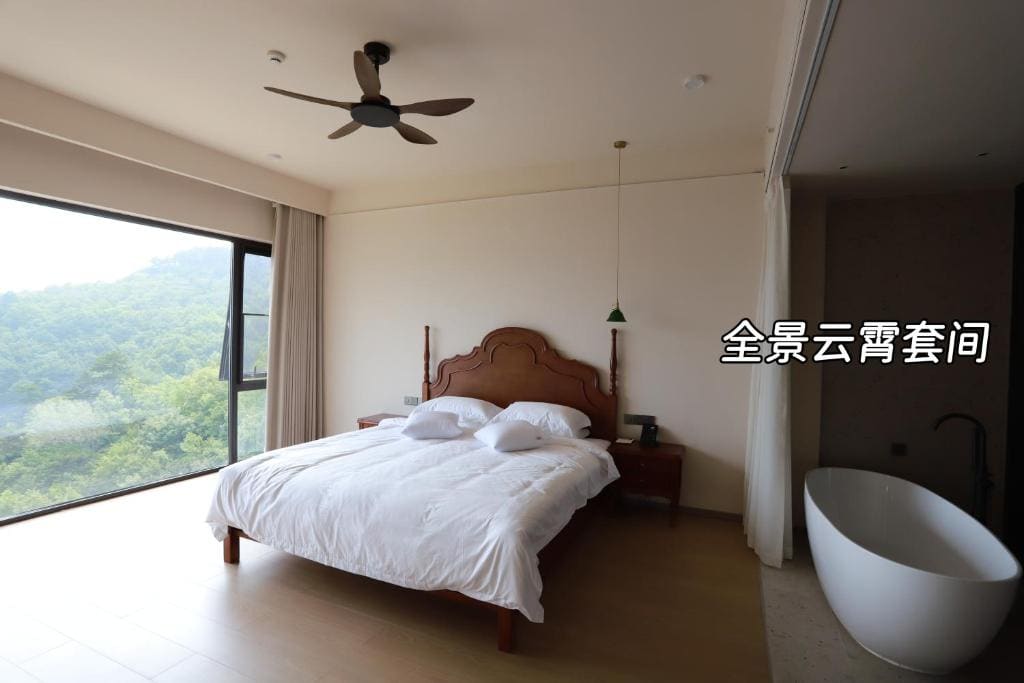 Superior King Suite room - Image 3