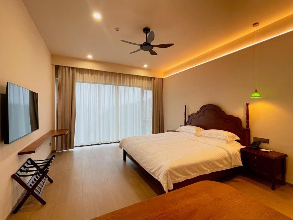 Superior King Suite room - Image 2