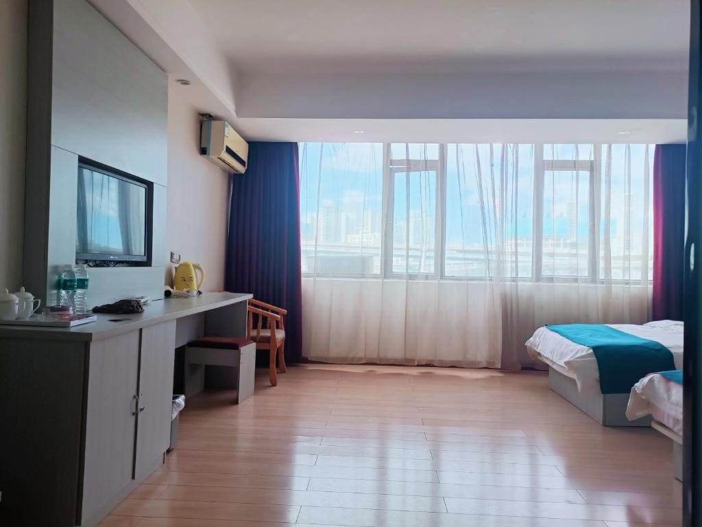 Deluxe Triple Room room - Image 3