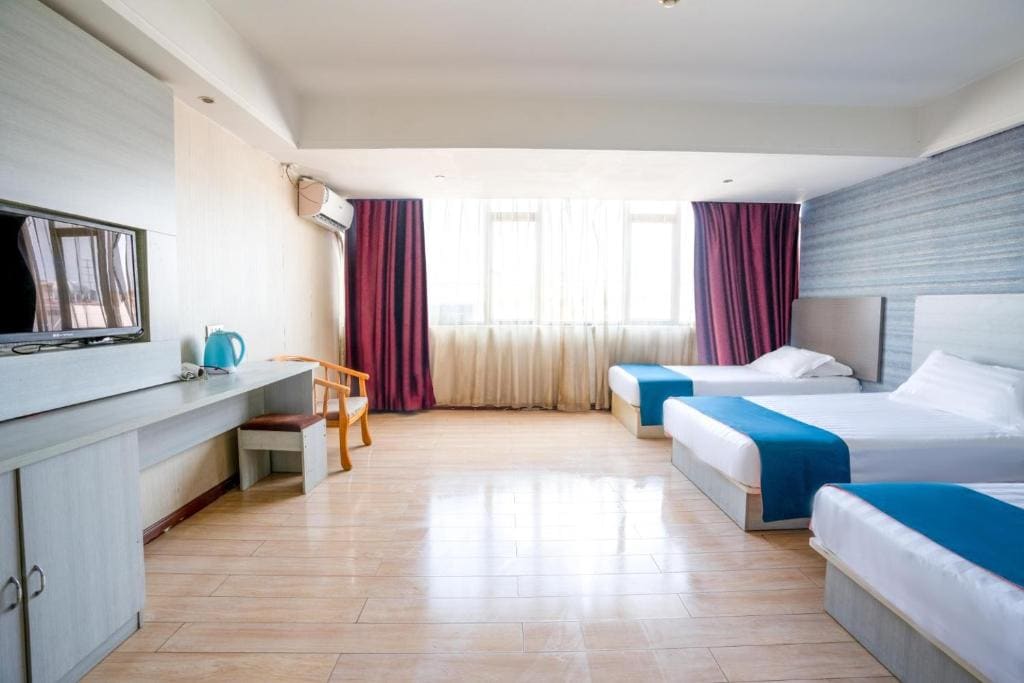 Deluxe Triple Room room - Image 1
