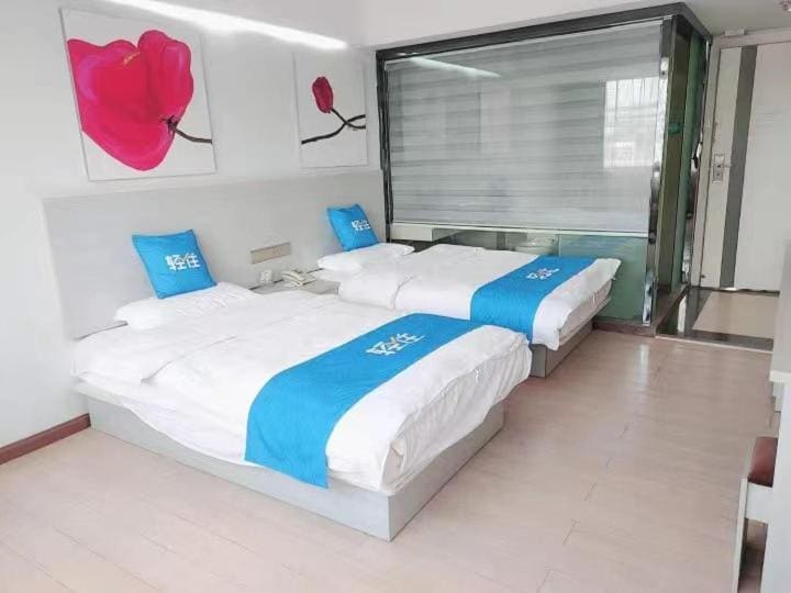 Double Room with Private Bathroom room - Image 1