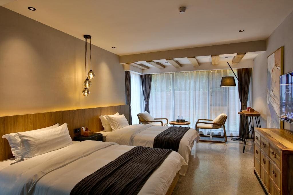 Superior Double or Twin Room with Mountain View room - Image 3