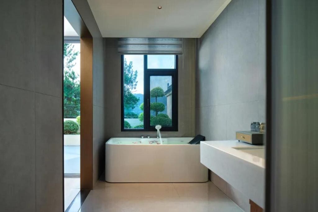 Suite with Pool View room - Image 3