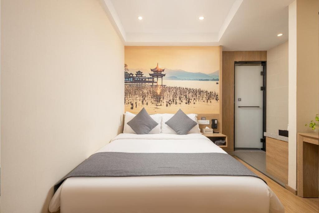 Standard Single Room with Shower room - Image 1