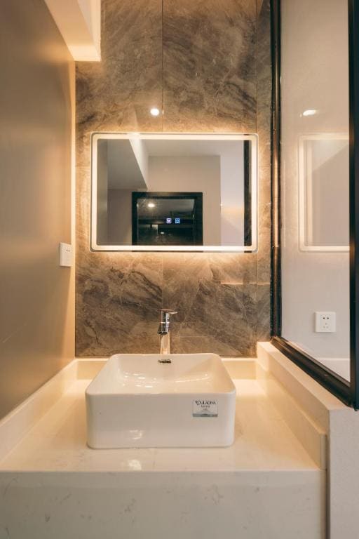 Suite room - Image 3