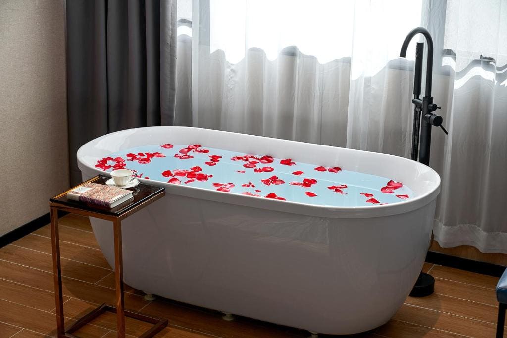 Bathtub King Room room - Image 1