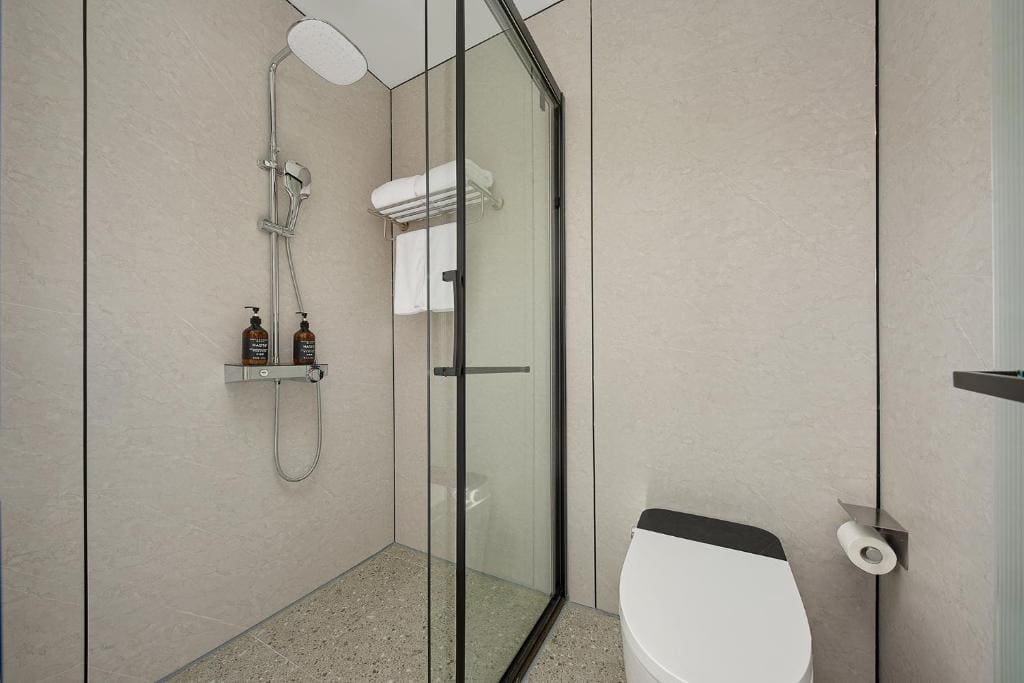 Deluxe Twin Room room - Image 1