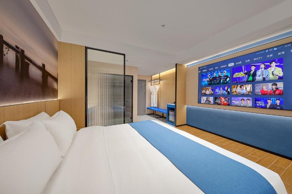 Projection King Room room - Image 1