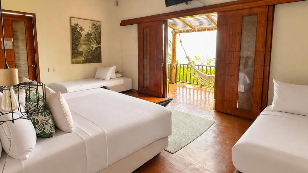 Superior Quadruple Room room - Image 2