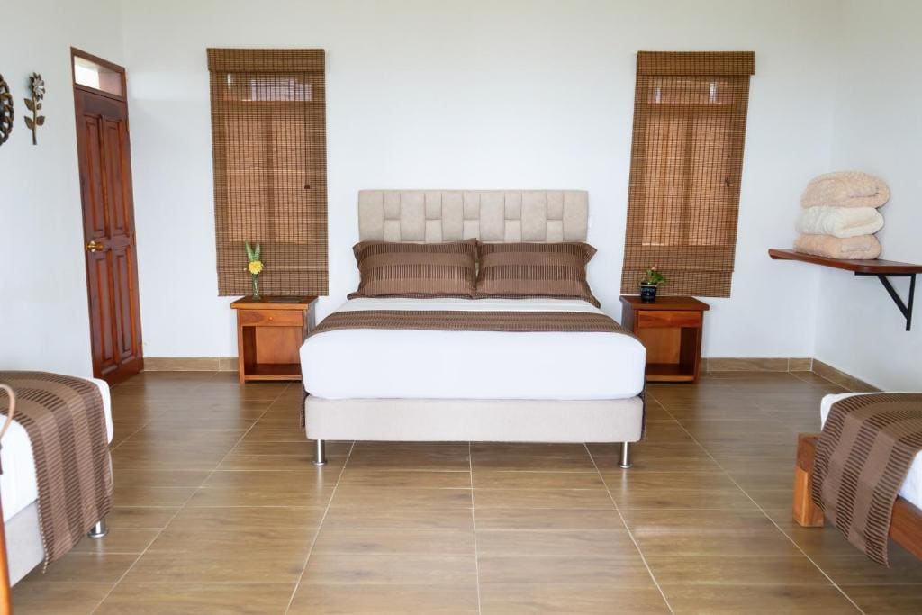 Premium Quadruple Room room - Image 1