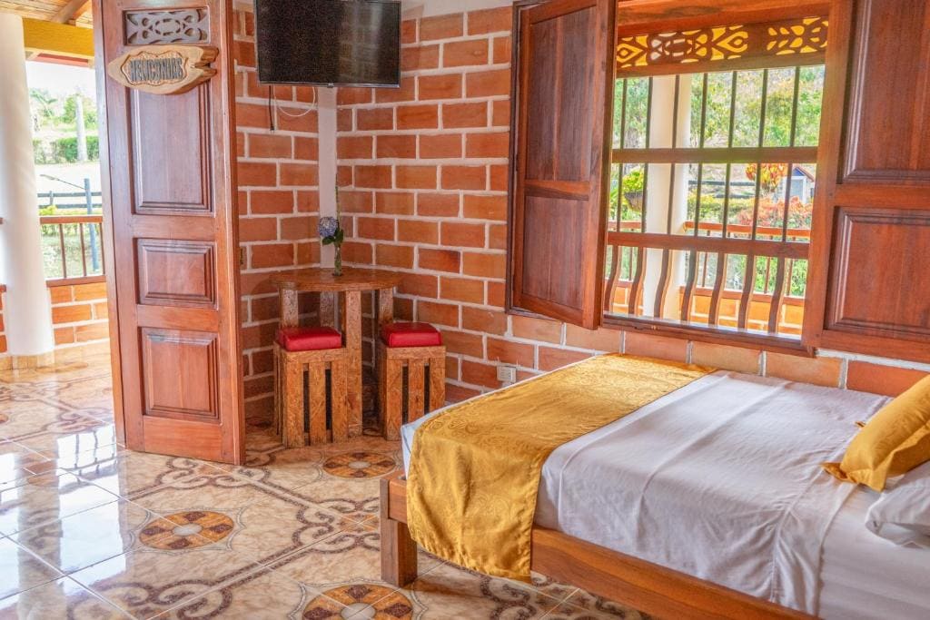 Triple Room with Private Bathroom room - Image 3