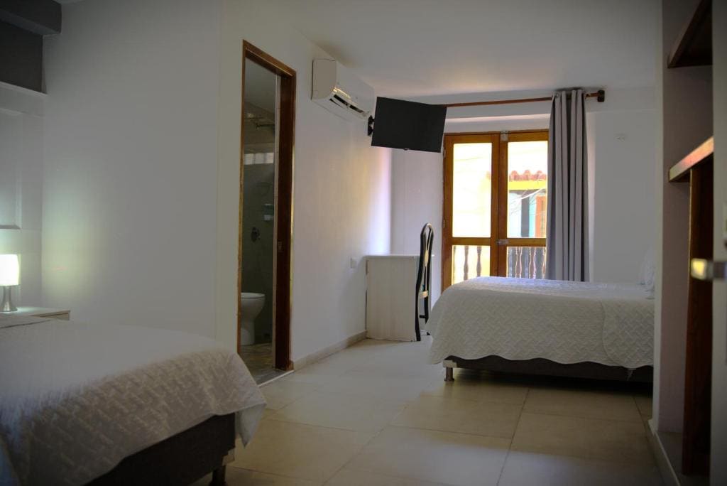 Triple Room with Balcony room - Image 1