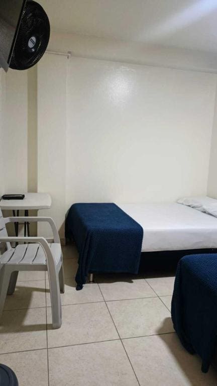 Classic Quadruple Room room - Image 2