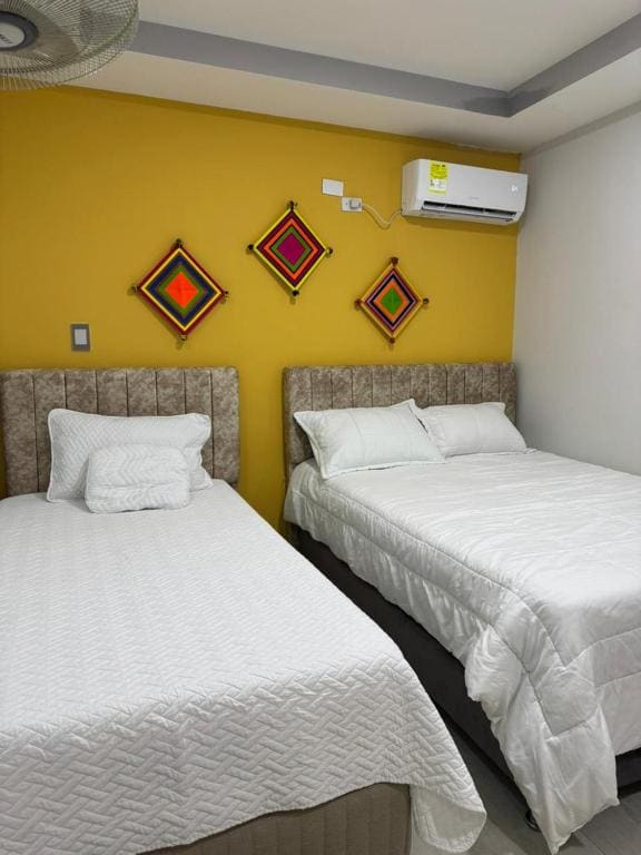 Triple Room with Pool View room - Image 3