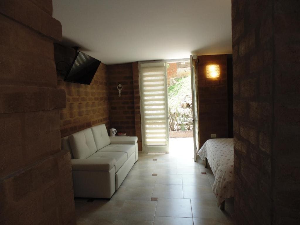 Queen Suite room - Image 3