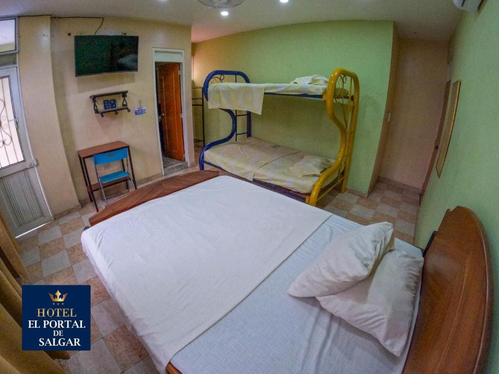 Classic Triple Room room - Image 1