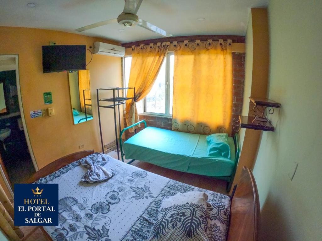 Standard Twin Room room - Image 1