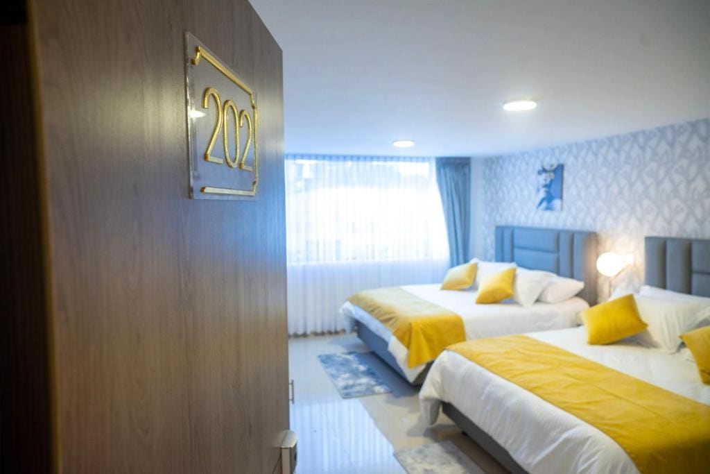 Room room - Image 3