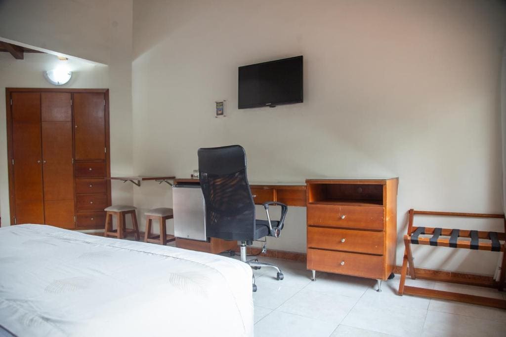 King Executive Room - Non-Smoking room - Image 3