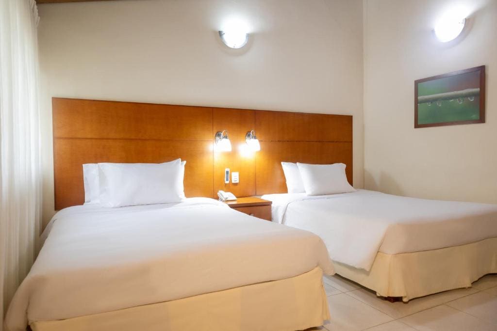 Junior Suite with Two Double Beds - Non-Smoking room - Image 2