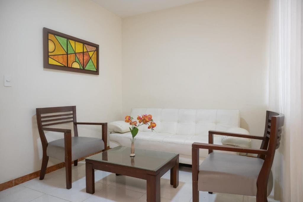 Junior Suite with Two Double Beds - Non-Smoking room - Image 3