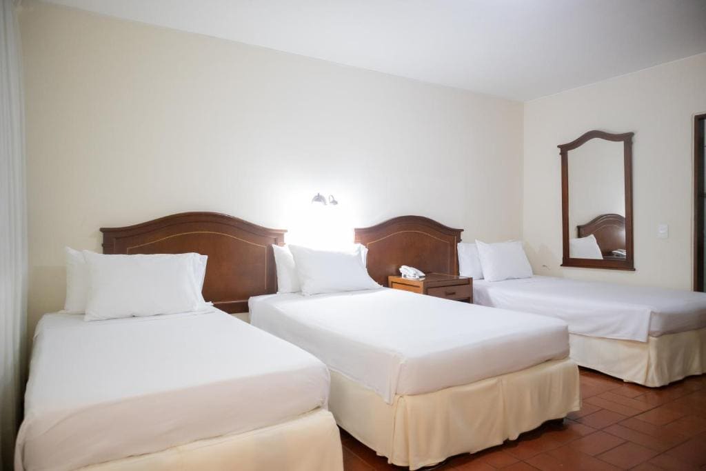 3 Single Beds - Non Smoking room - Image 3