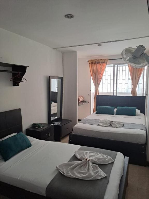 Standard Triple Room room - Image 1