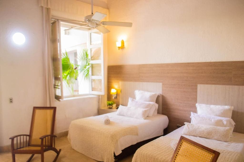 Deluxe Twin Room room - Image 2