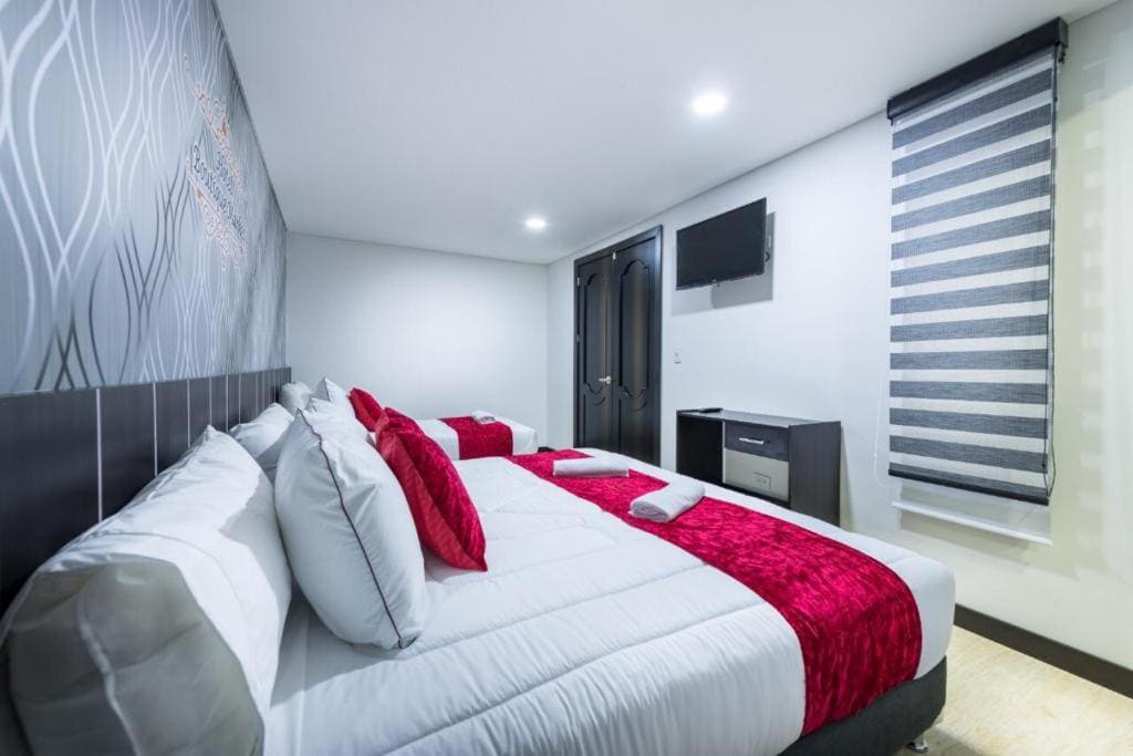 Superior Family Room room - Image 1