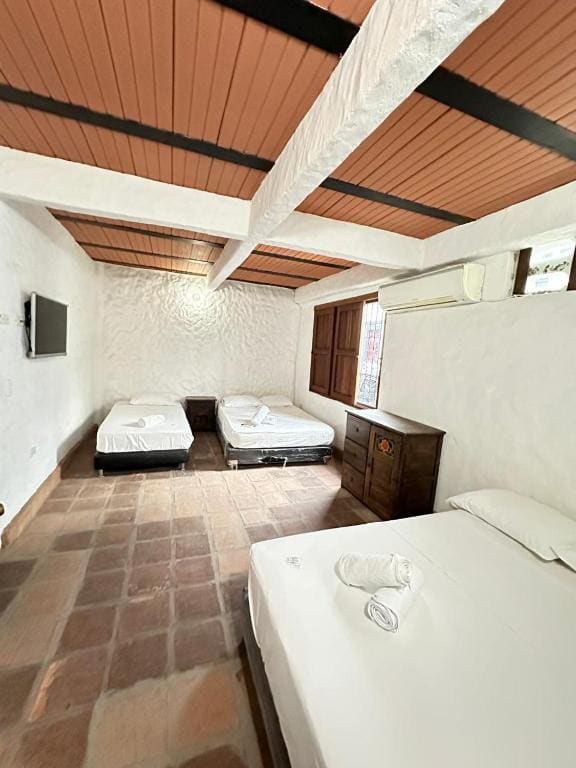 Family Room room - Image 3