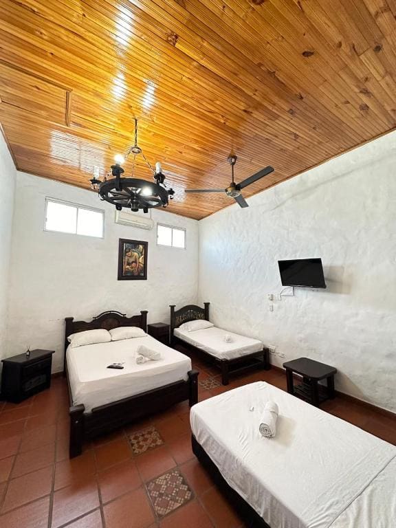 Triple Room with Private Bathroom room - Image 1
