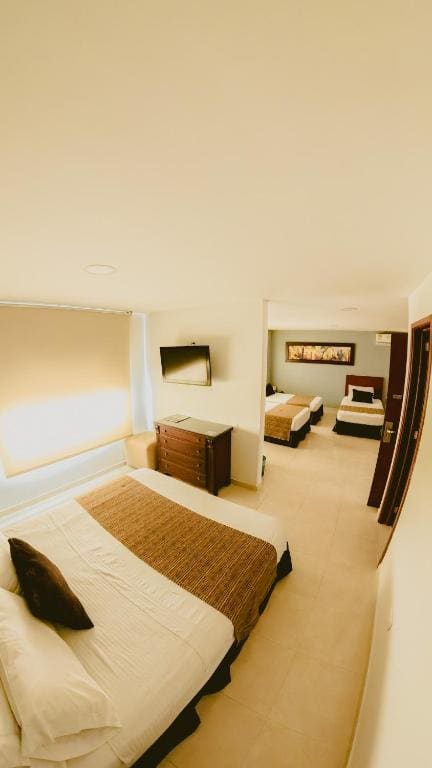 Family Room room - Image 2