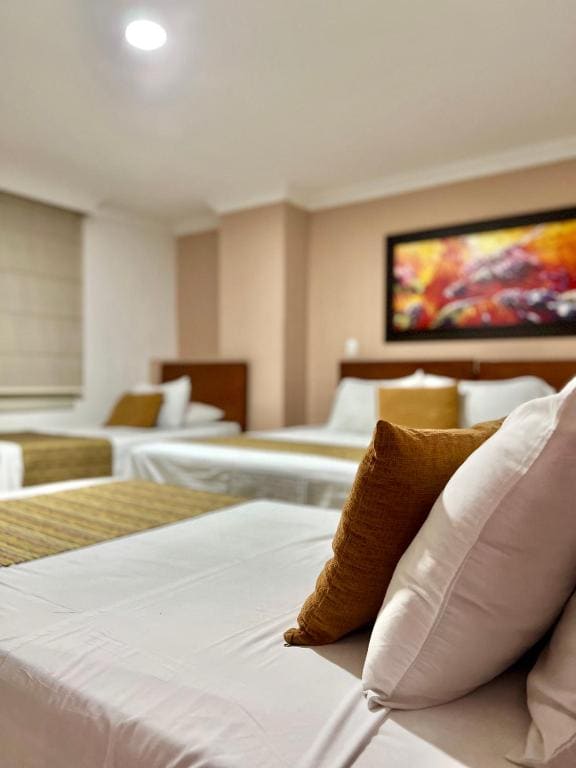 Family Room room - Image 1