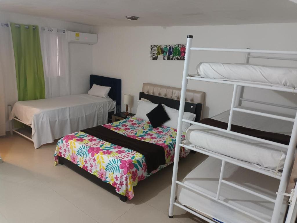 Family Room with Private Bathroom room - Image 1
