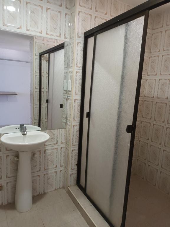 Quadruple Room with Private Bathroom room - Image 3