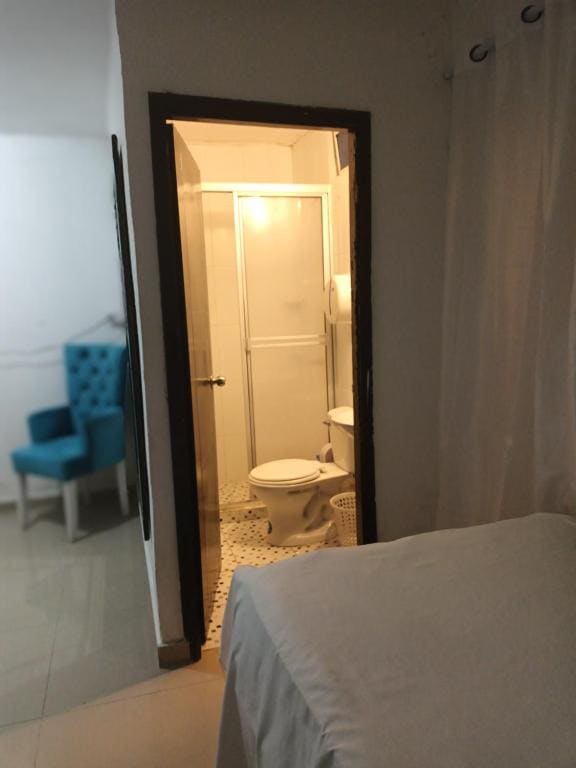 Family Room with Private Bathroom room - Image 3