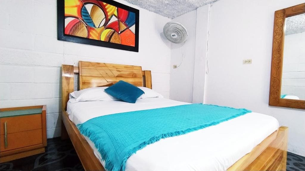 Double Room with Private External Bathroom room - Image 2