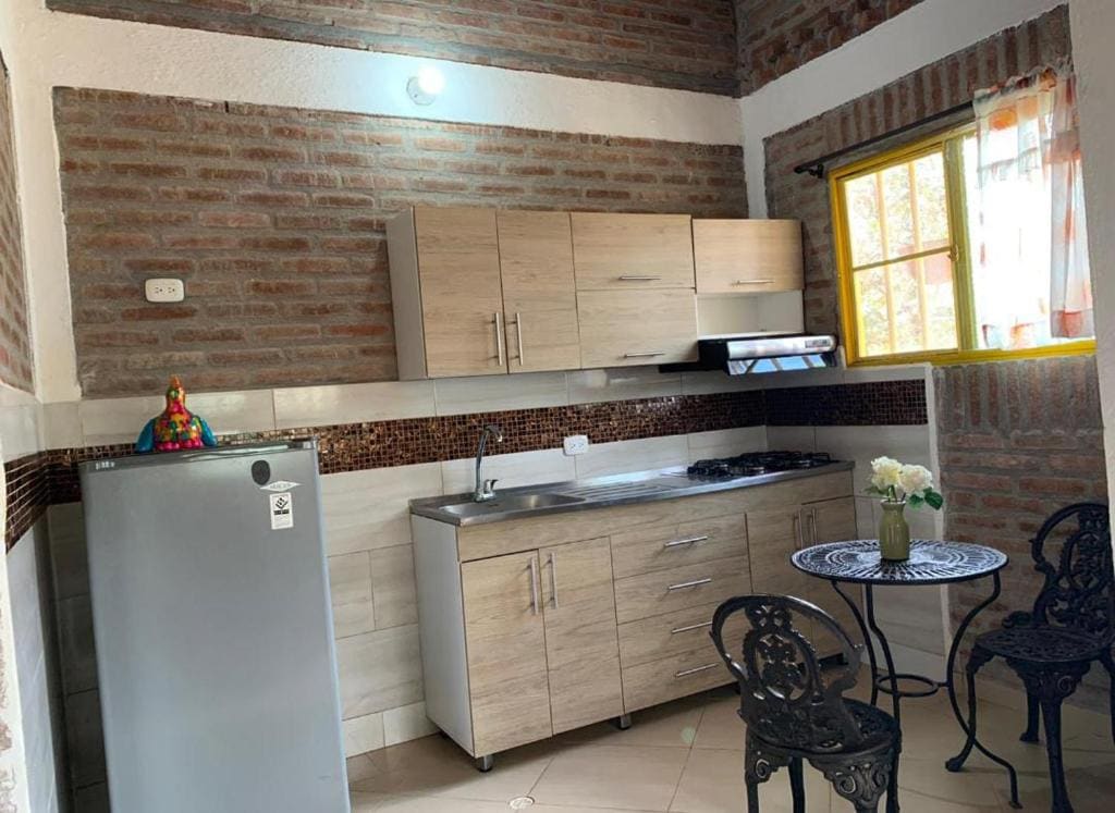 Bungalow room - Image 1