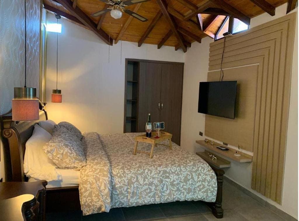 Deluxe Bungalow room - Image 1