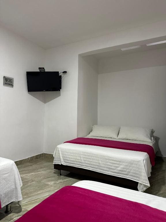 Family Room room - Image 1