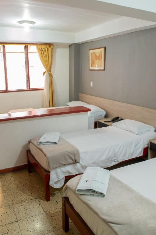 Standard Twin Room room - Image 1