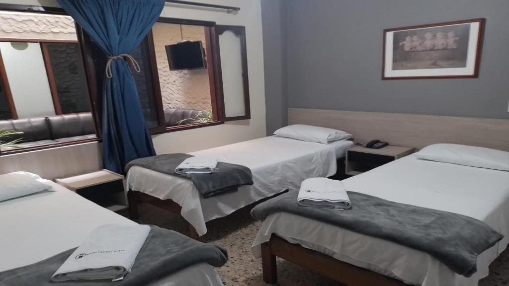 Standard Triple Room room - Image 3